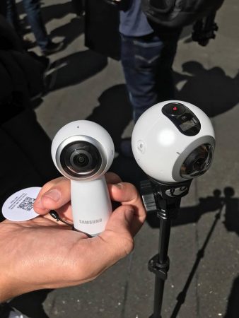  Samsung Gear 360 Real 360° High Resolution VR Camera